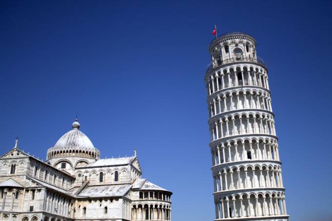 Torre de Pisa inclinada